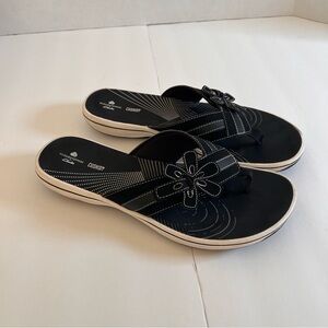 Clarks Cloudsteppers Black Floral-Stitch Toe-Post Sandals with White Trim